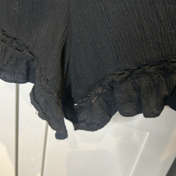 American Eagle Black Ruffled Lace Romper 
Size L - Picture 10 of 17